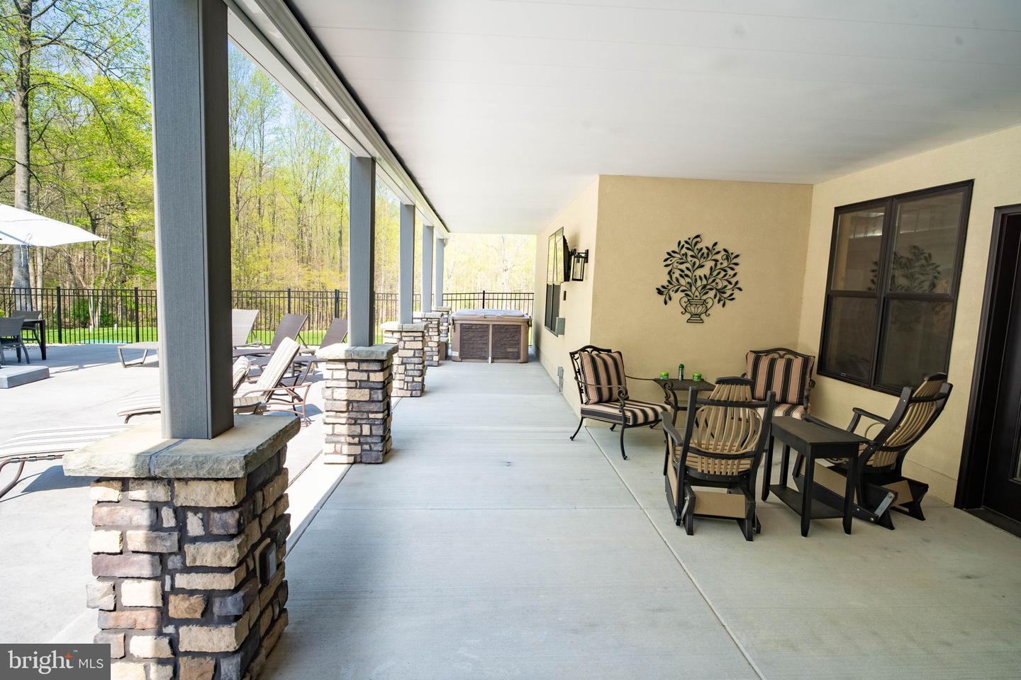233 European Dr Property Photo 57