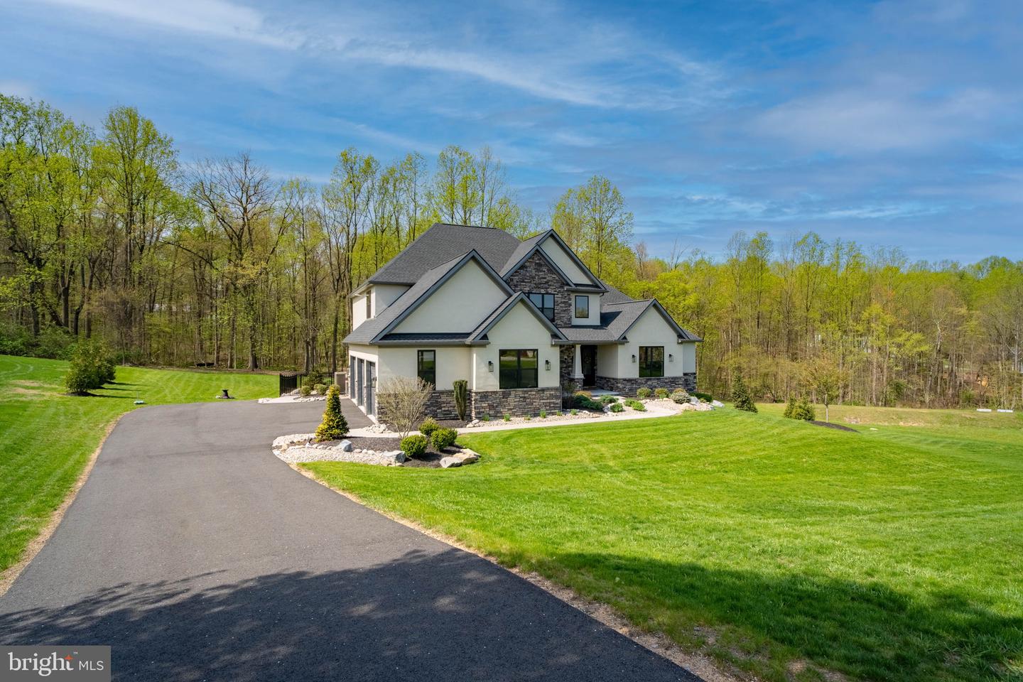 233 European Dr Property Photo 66