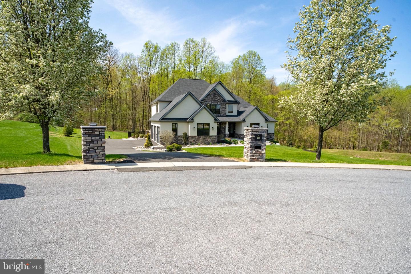 233 European Dr Property Photo 74