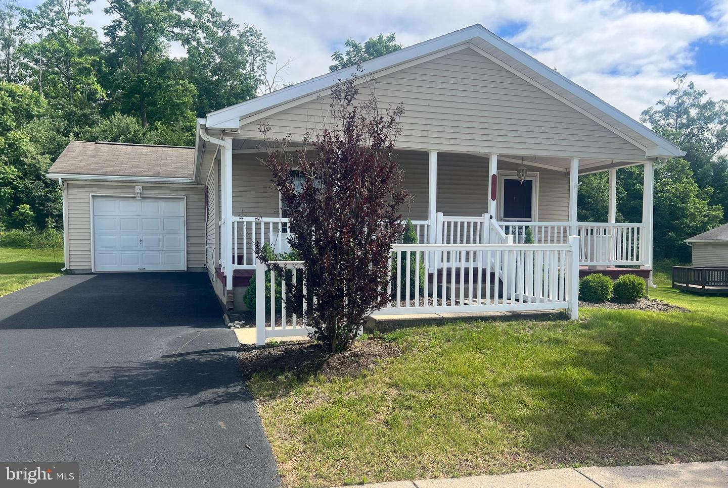 66 Random Rd Property Photo 1
