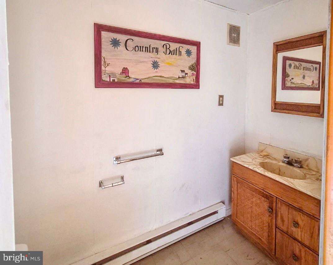 1262 Buttonwood St Property Photo 21