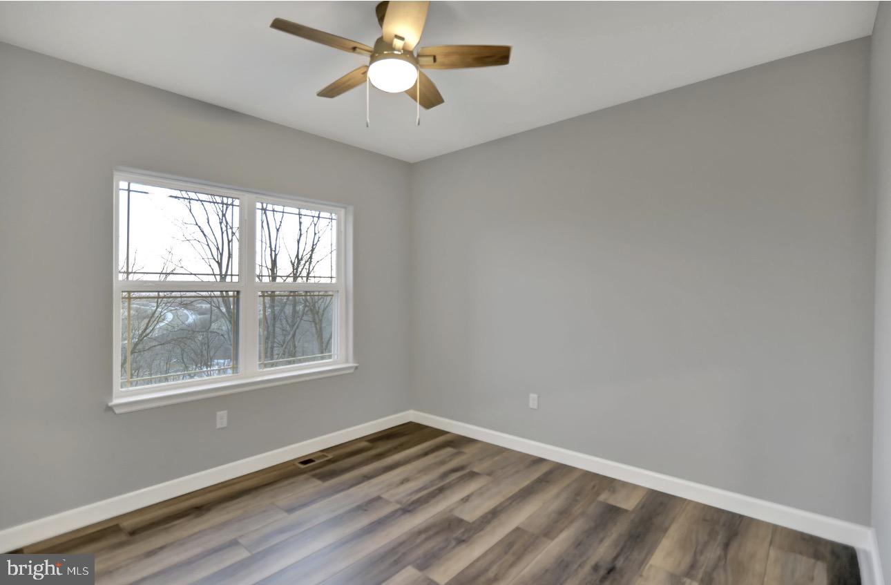 161 Portia Blvd Property Photo 13