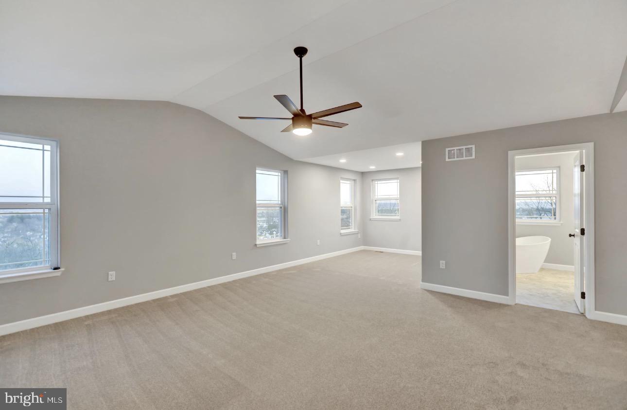161 Portia Blvd Property Photo 27
