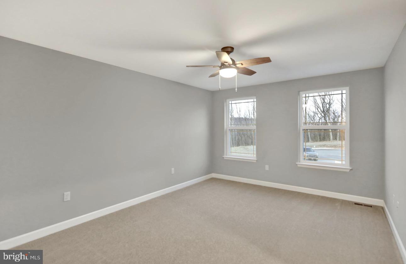 161 Portia Blvd Property Photo 33