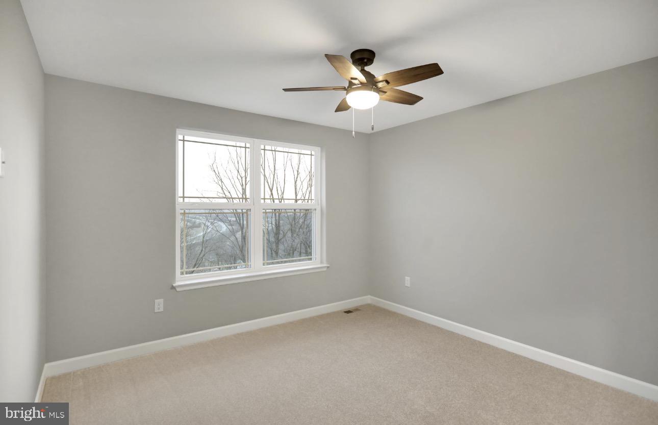 161 Portia Blvd Property Photo 34