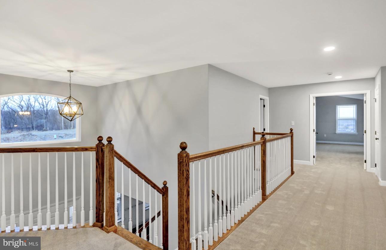 161 Portia Blvd Property Photo 35