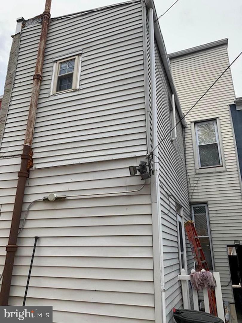 308 & 306 Franklin St Property Photo 15