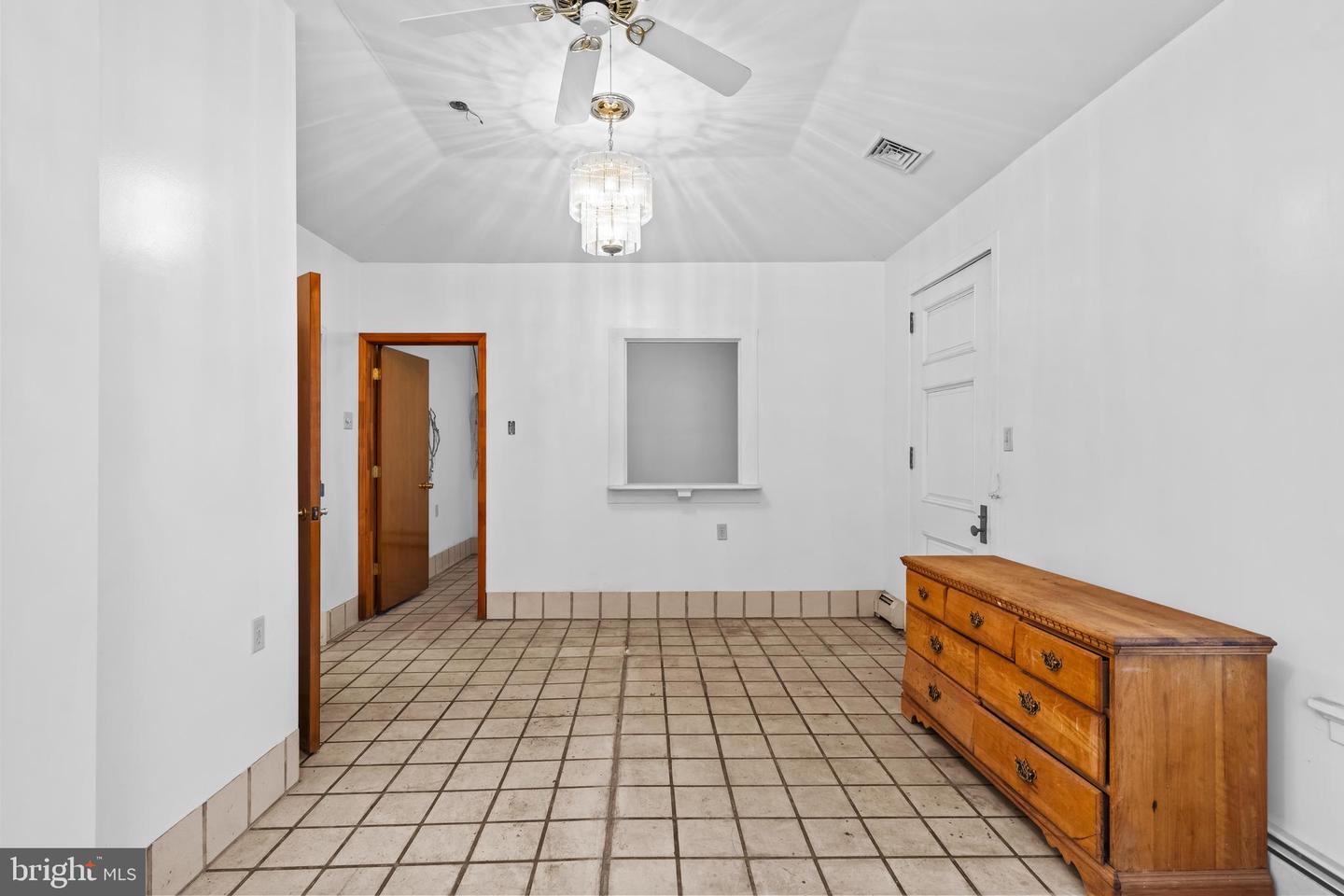 384 Evansville Rd Property Photo 16