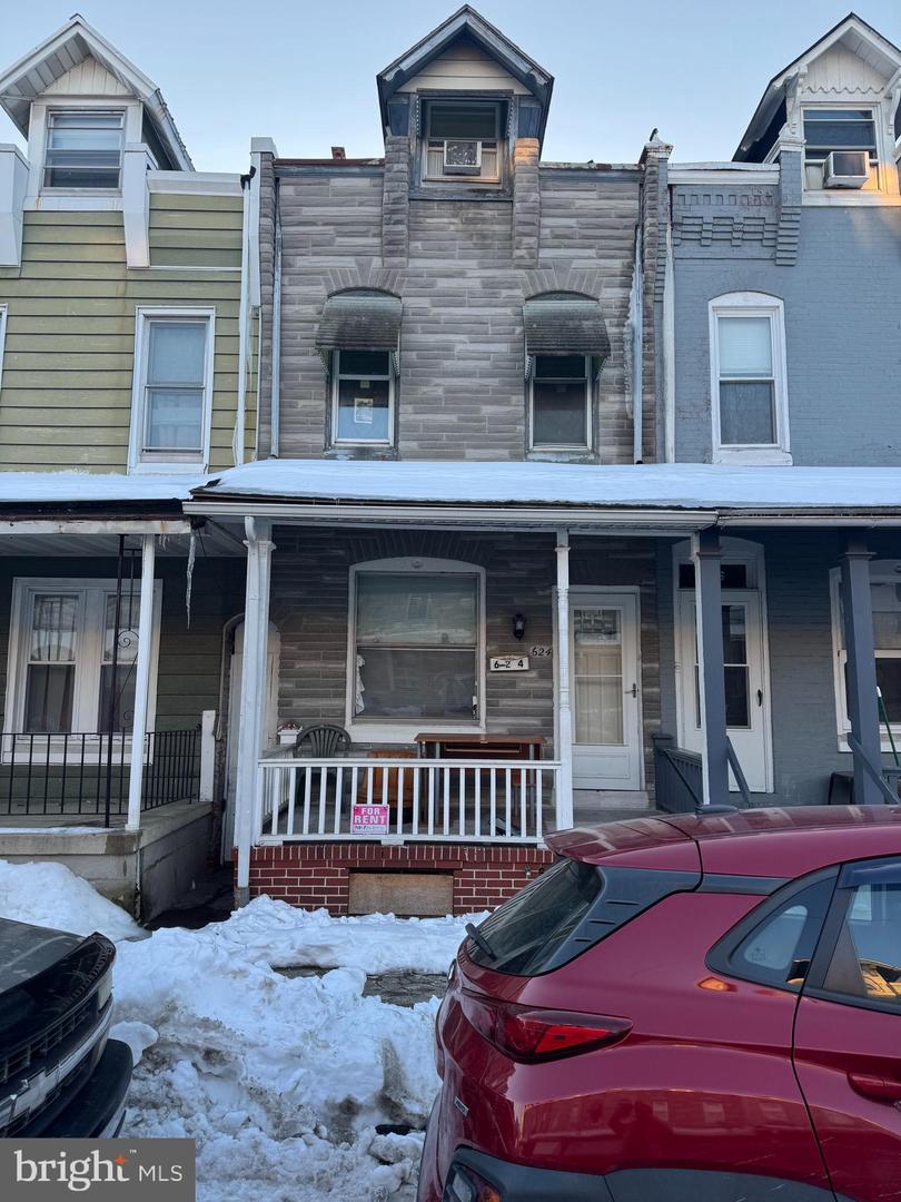 624 Gordon St Property Photo 1