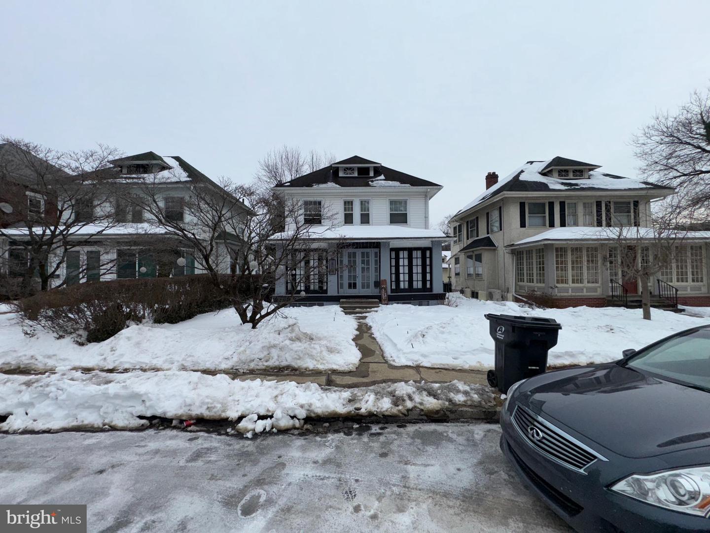 405 Carsonia Ave Property Photo 1