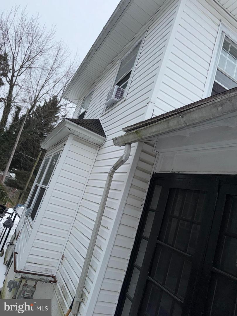 405 Carsonia Ave Property Photo 4