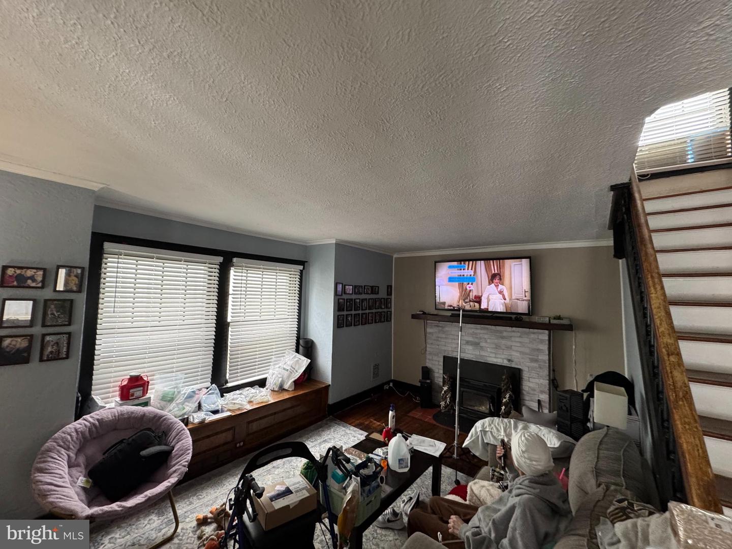 405 Carsonia Ave Property Photo 6