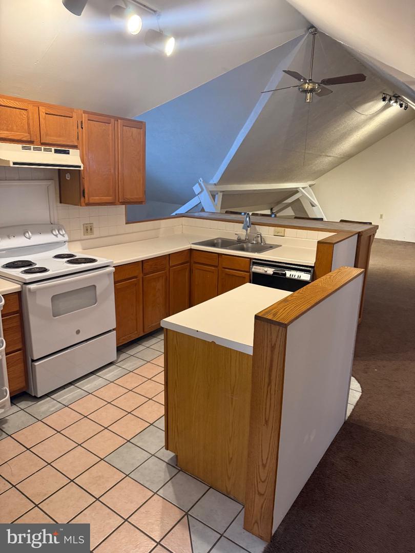 24 N 3rd St #e Property Photo 1