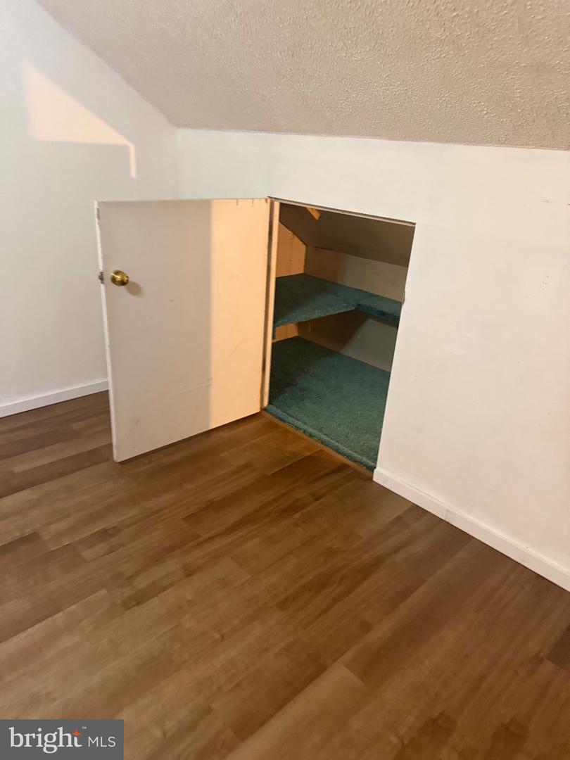 24 N 3rd St #e Property Photo 12