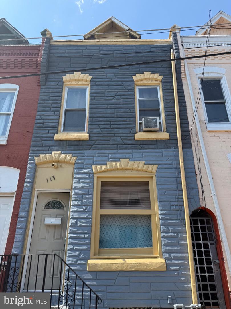 115 W Elm St Property Photo 1