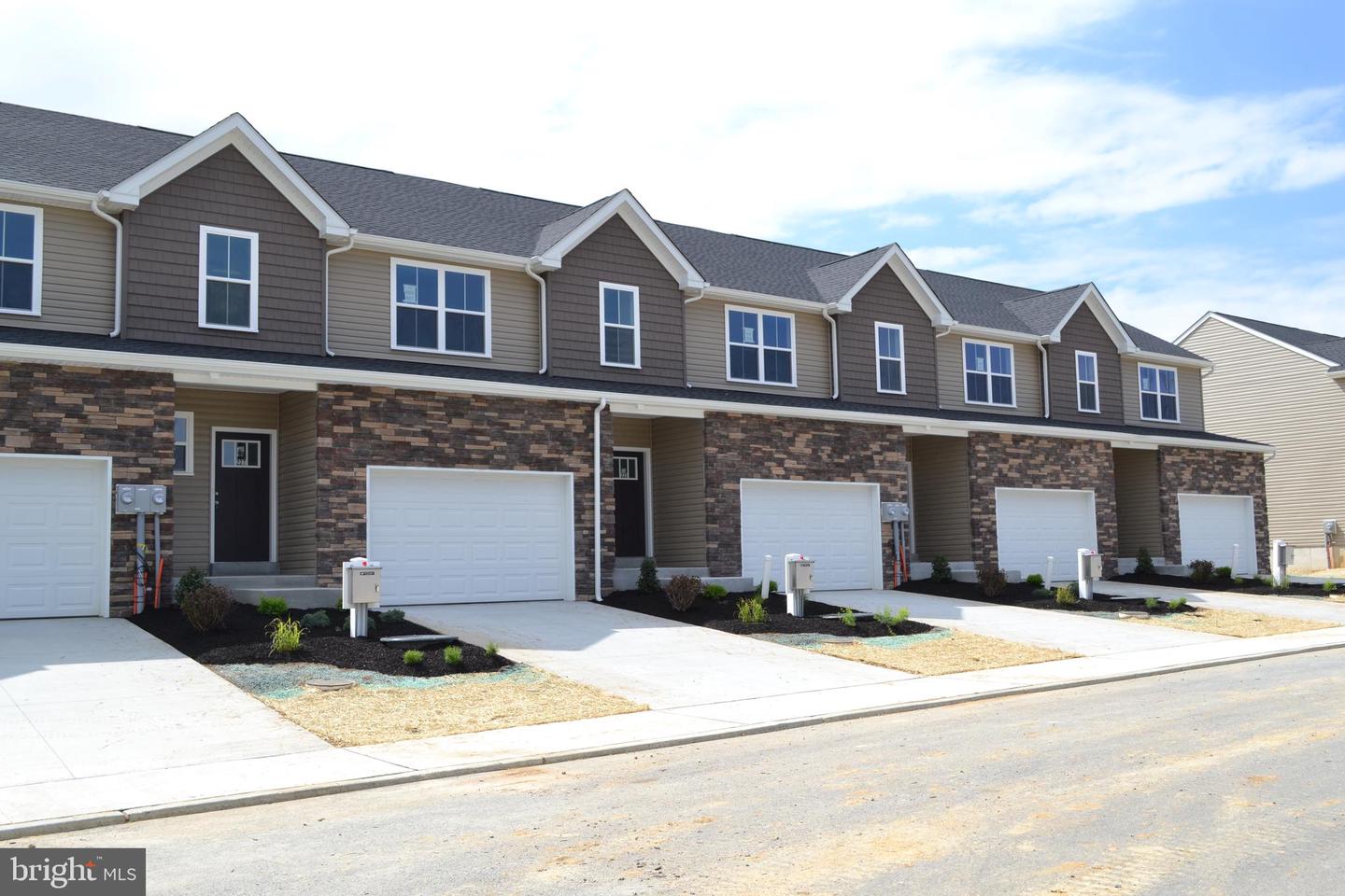 223 Lucille Way #lot 25 Property Photo 1