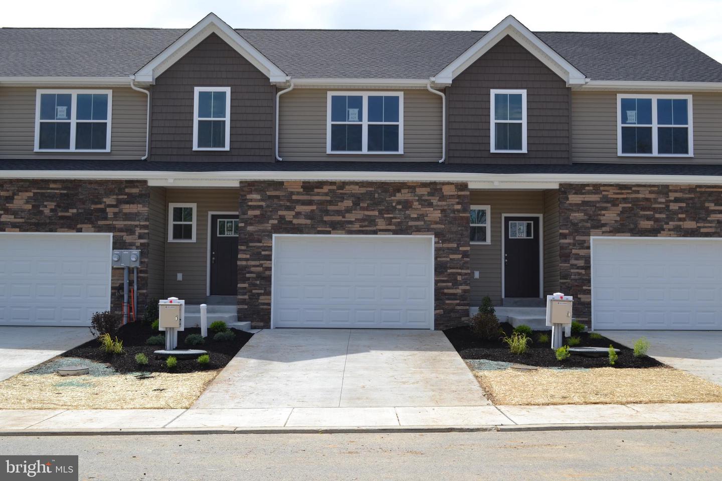 223 Lucille Way #lot 25 Property Photo 2