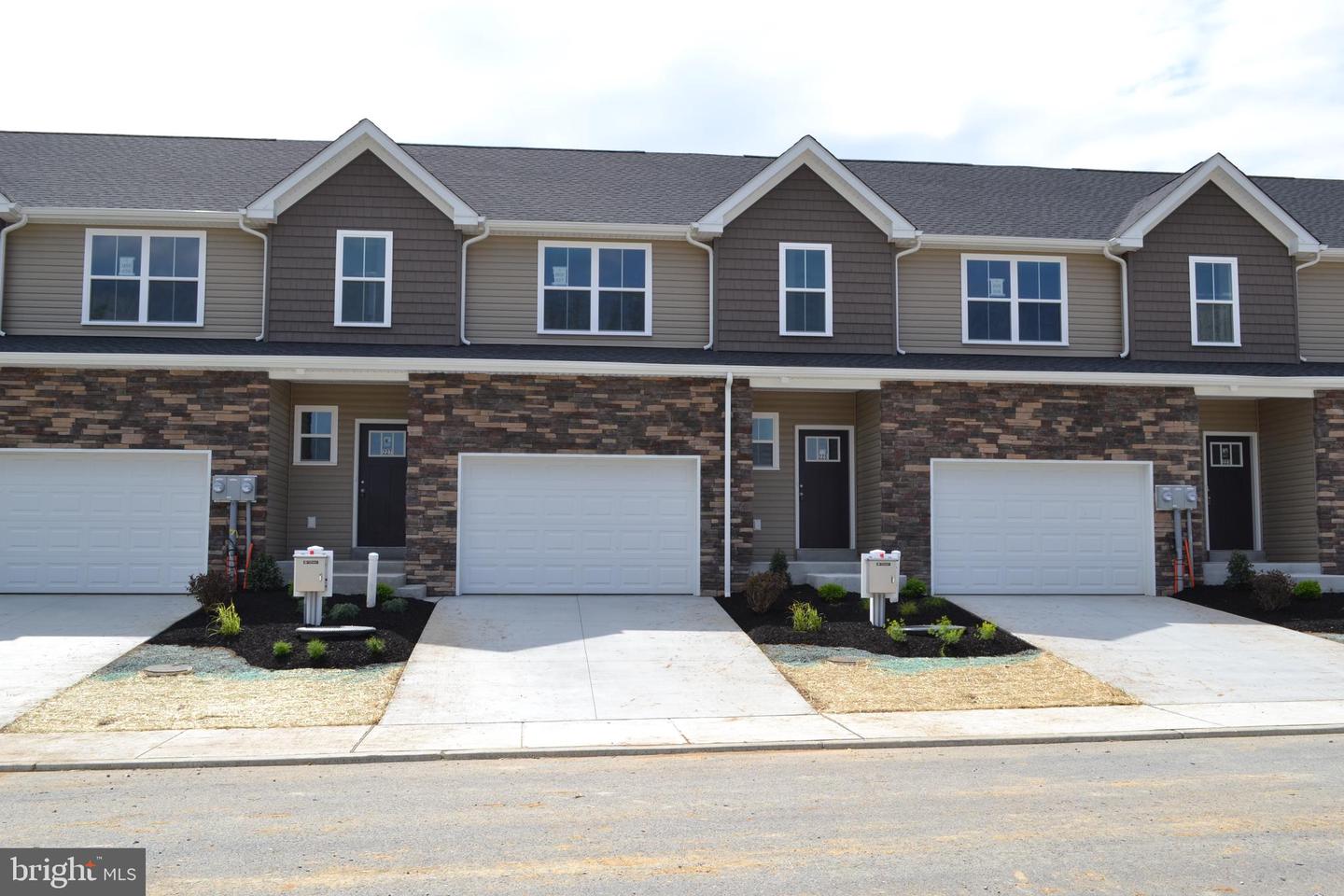 225 Lucille Way #lot 26 Property Photo 1