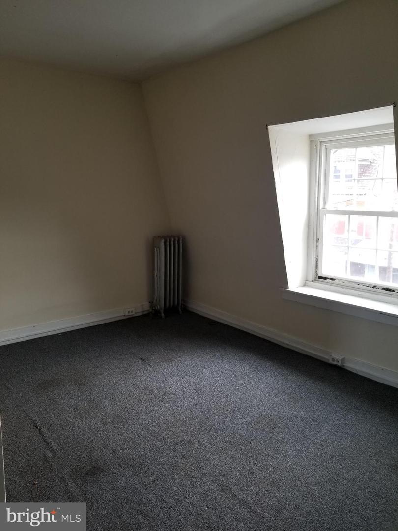 230 S 13th St #2 Property Photo 6
