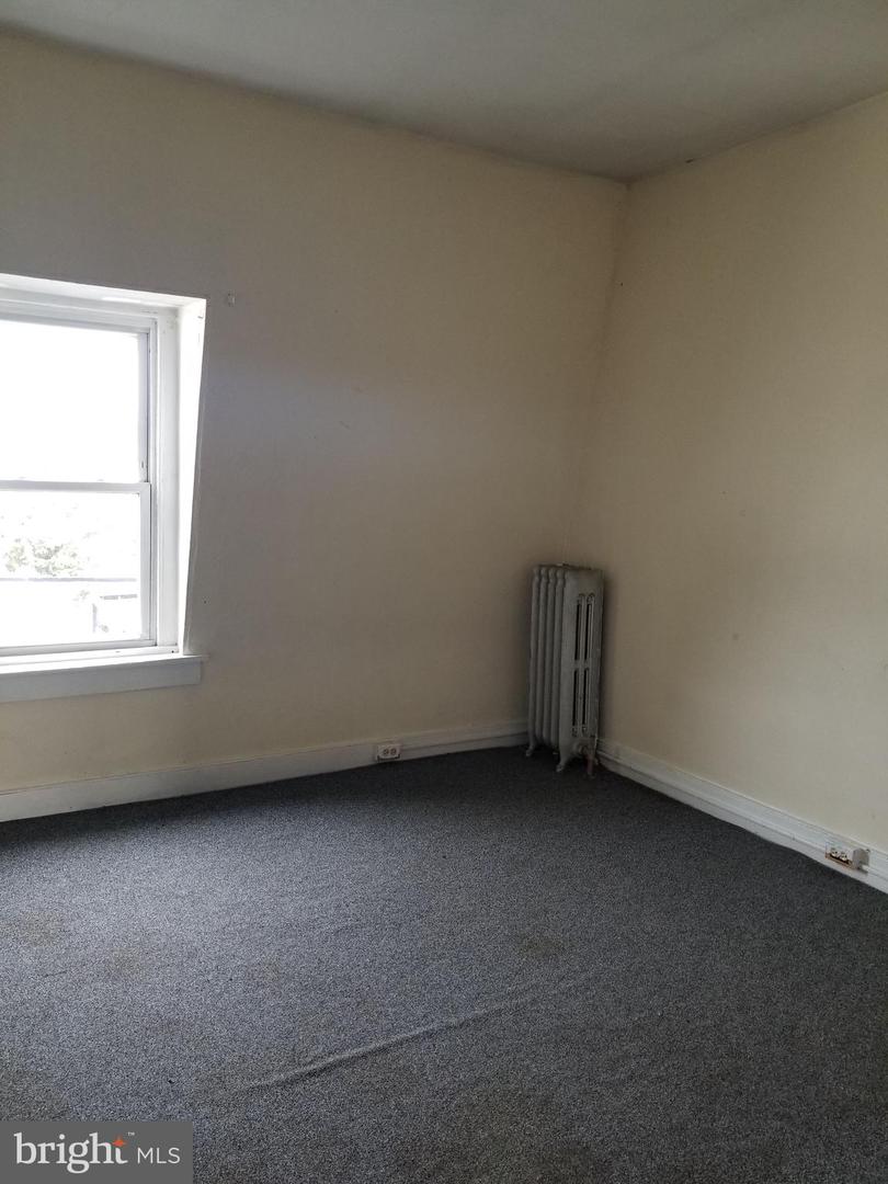 230 S 13th St #2 Property Photo 8