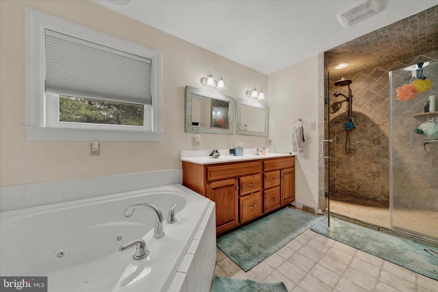 181 Fort Rd Property Photo 24
