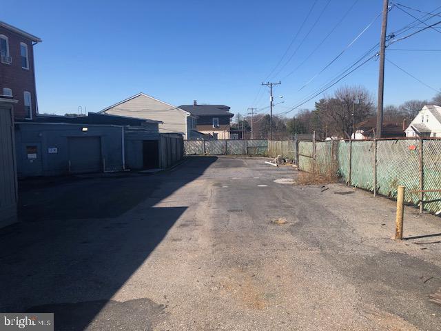 3146 Marion St Property Photo 4
