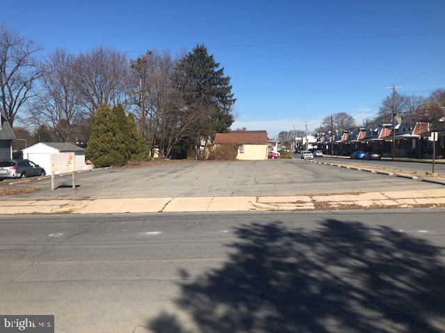 3146 Marion St Property Photo 6