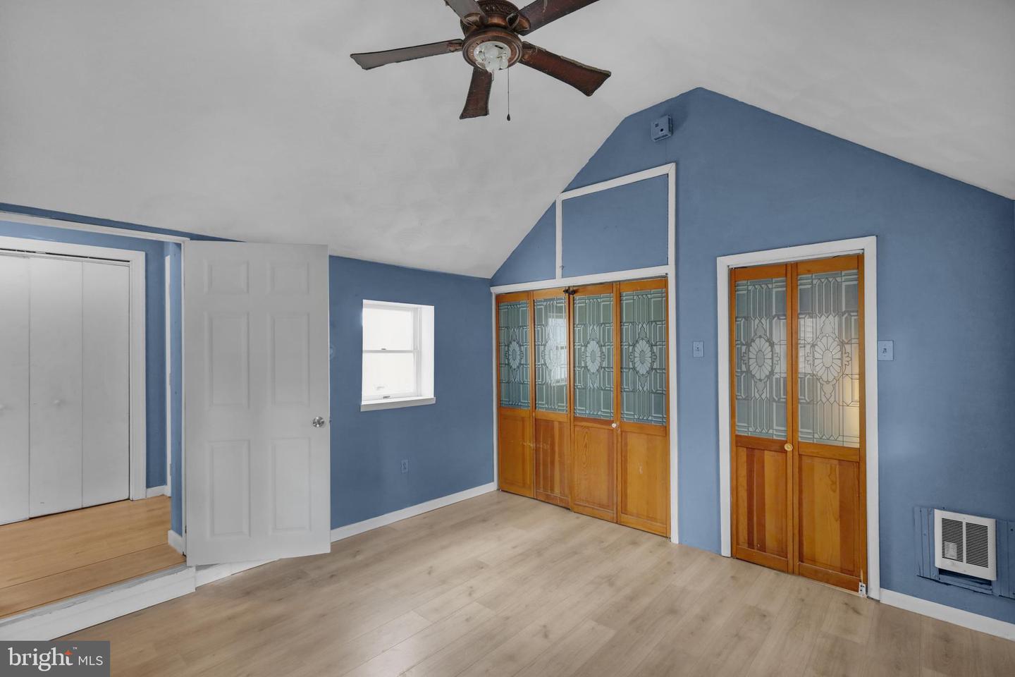 70 N Centre Avenue Property Photo 3