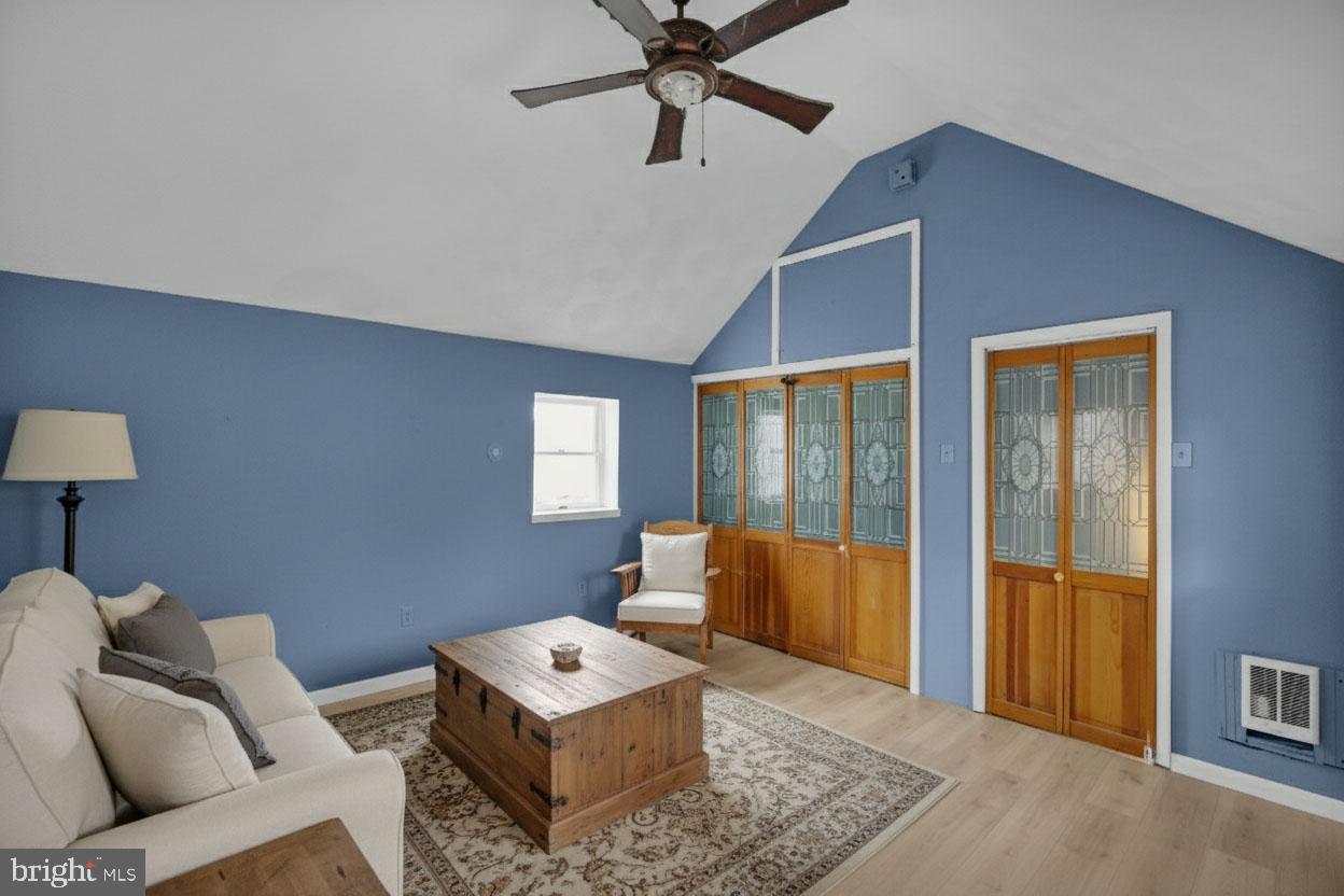 70 N Centre Avenue Property Photo 4