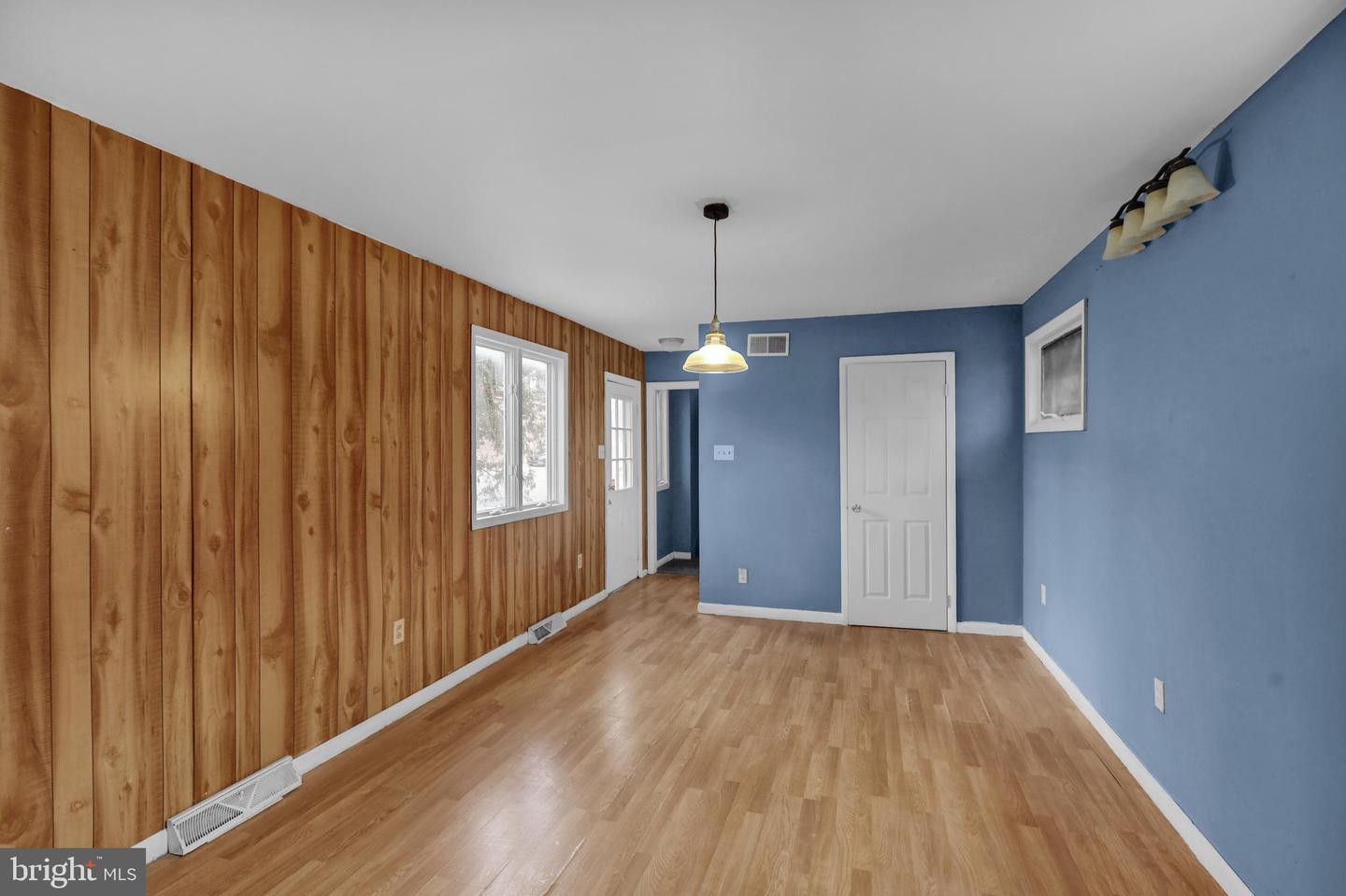 70 N Centre Avenue Property Photo 5