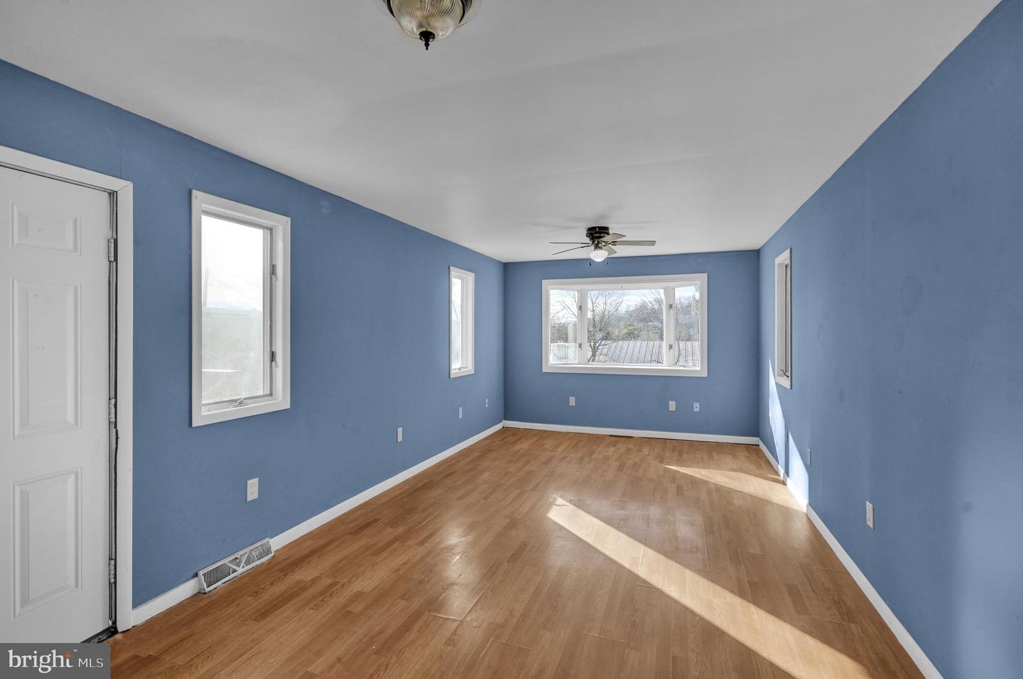 70 N Centre Avenue Property Photo 22