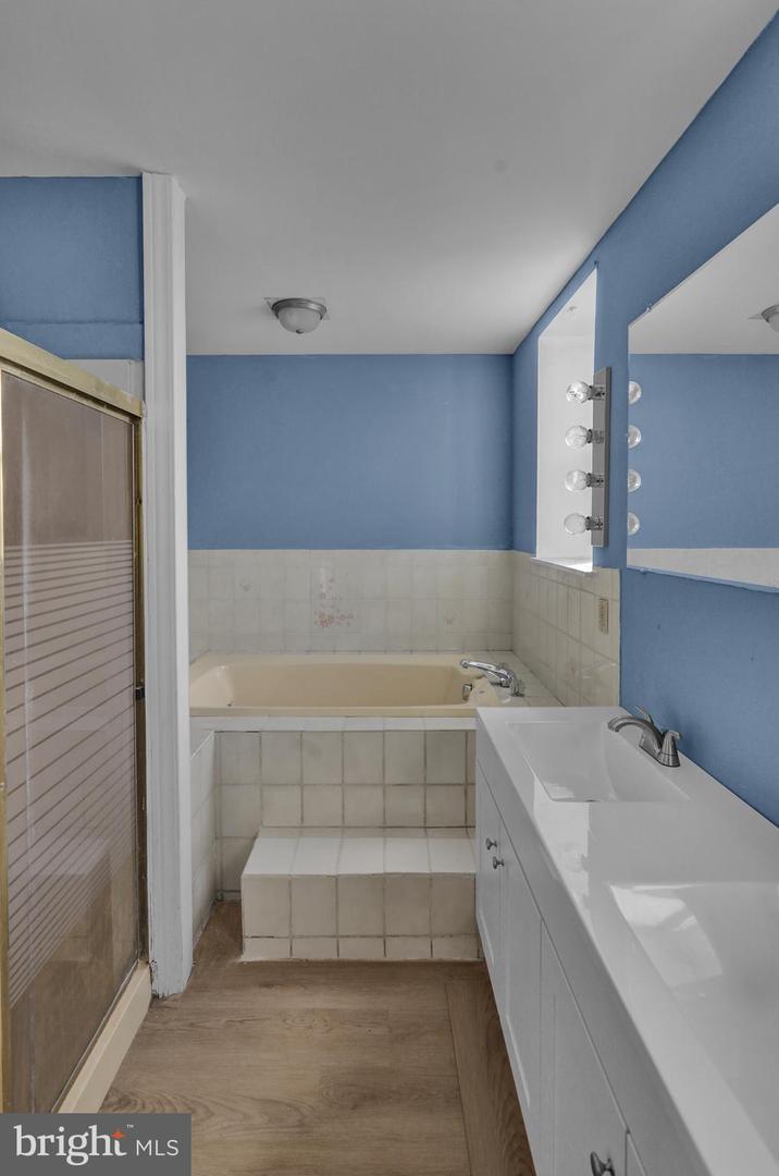 70 N Centre Avenue Property Photo 28