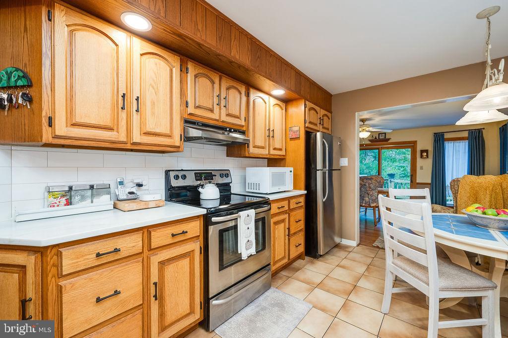 199 Deer Hill Rd Property Photo 18