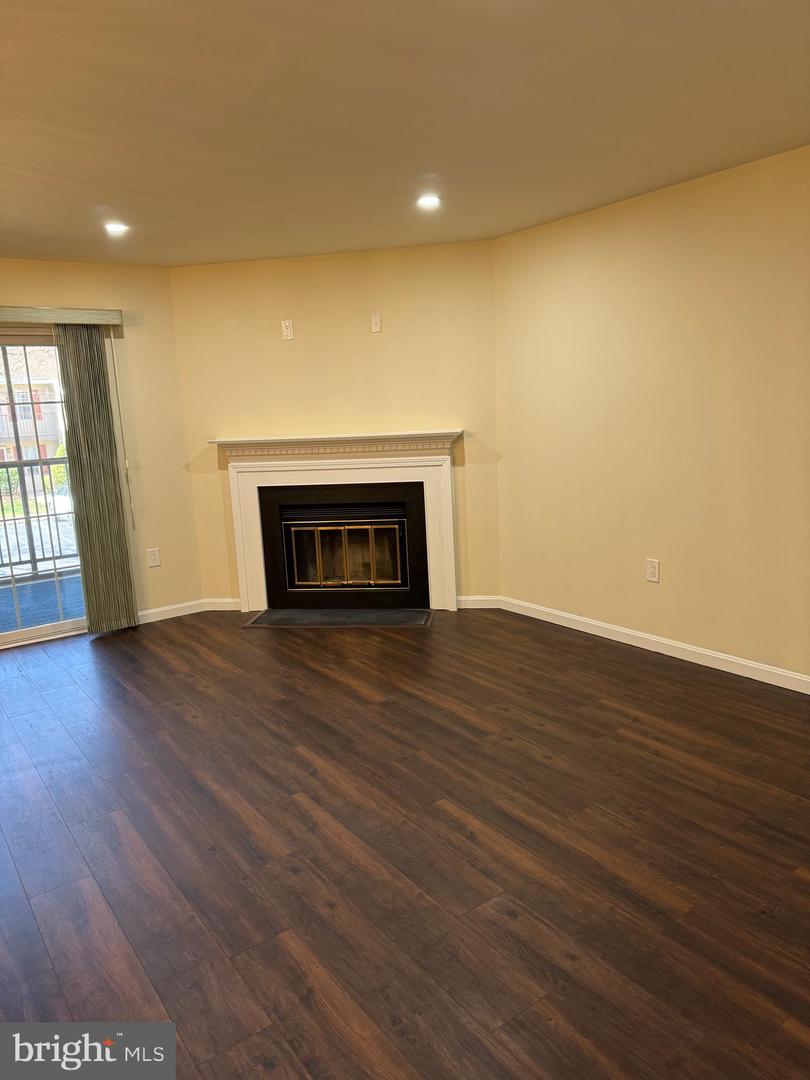 168 Valley Greene Cr #168 Property Photo 2