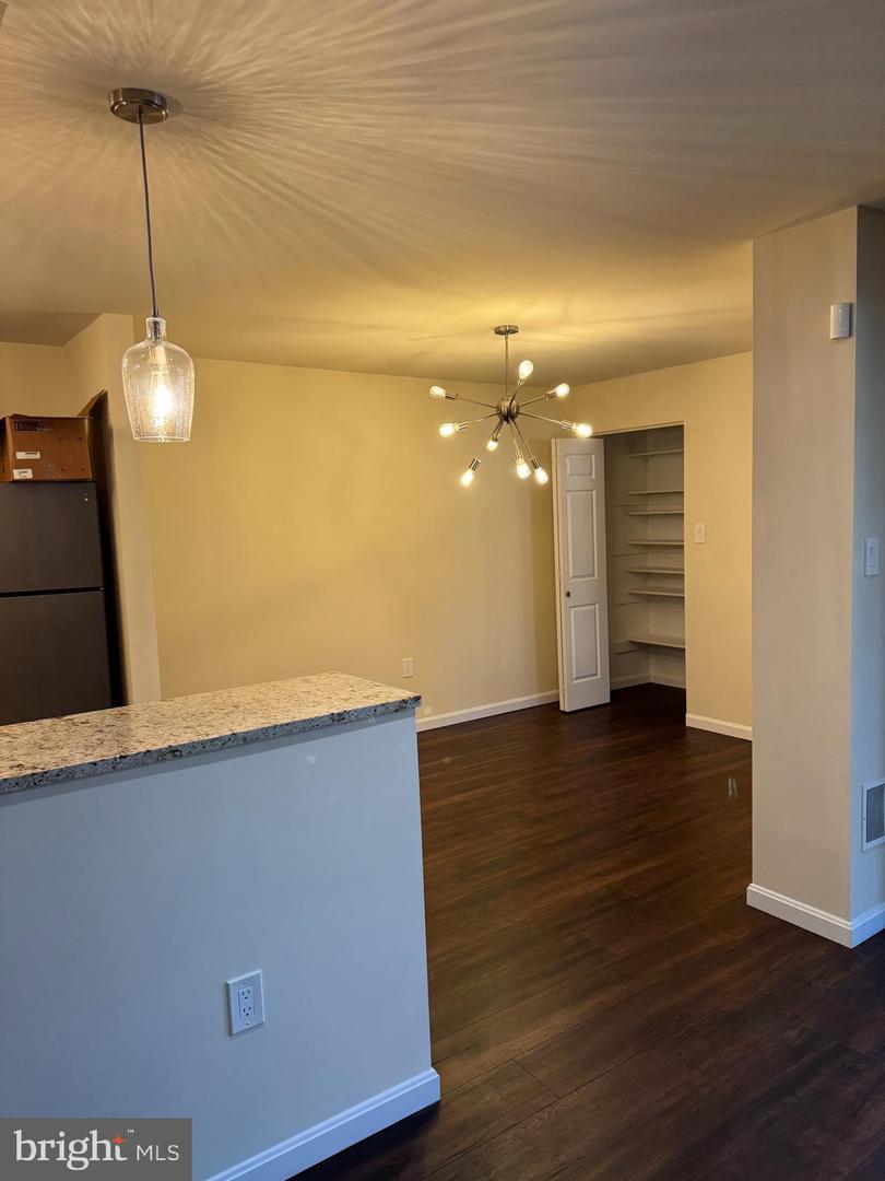 168 Valley Greene Cr #168 Property Photo 3