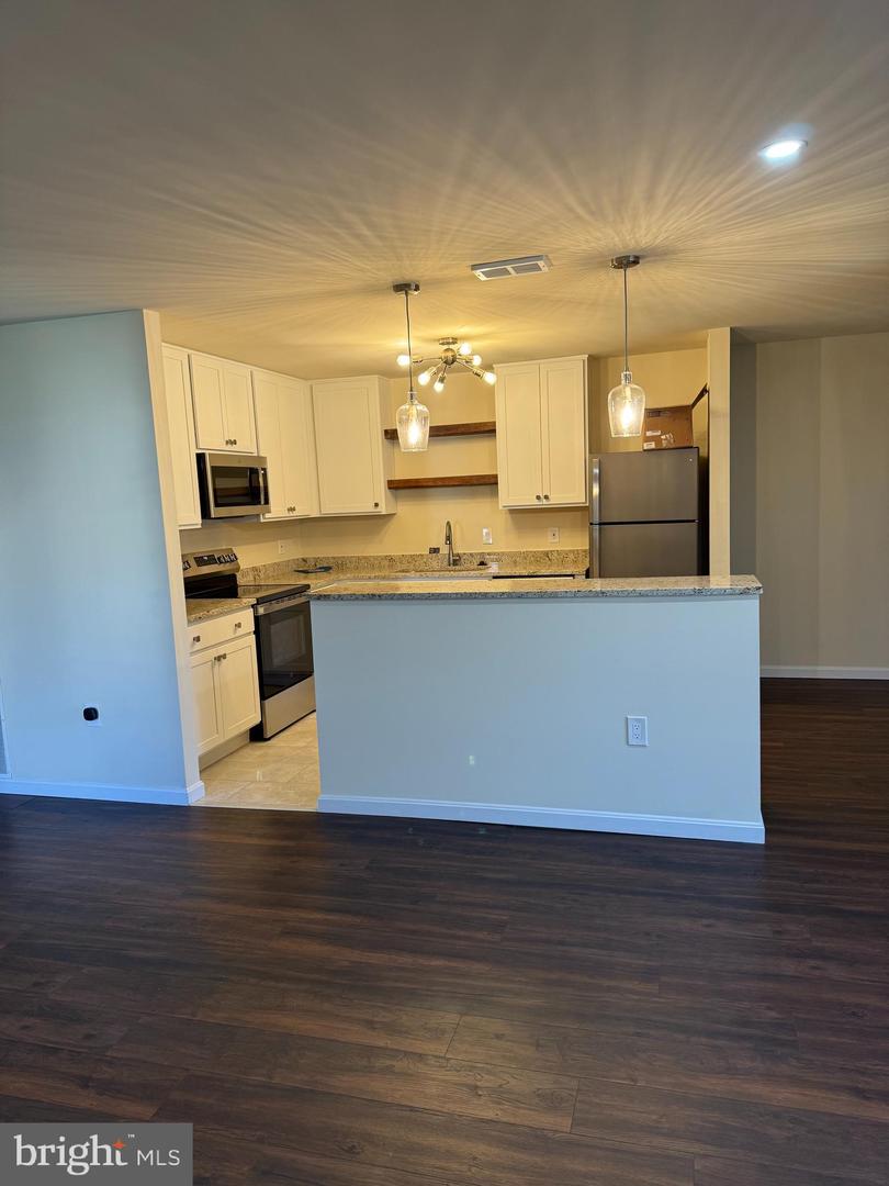 168 Valley Greene Cr #168 Property Photo 5
