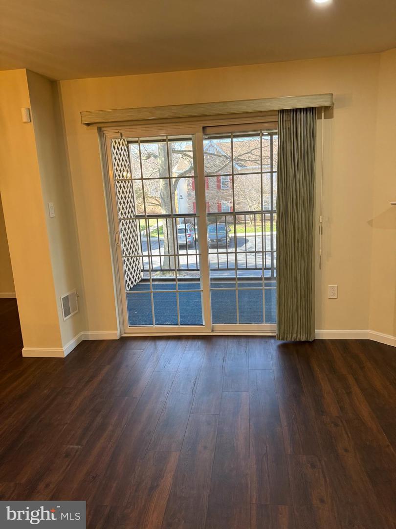168 Valley Greene Cr #168 Property Photo 6