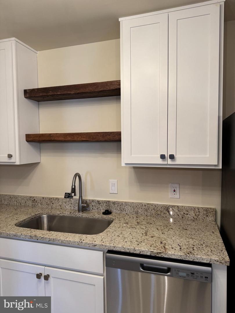 168 Valley Greene Cr #168 Property Photo 8