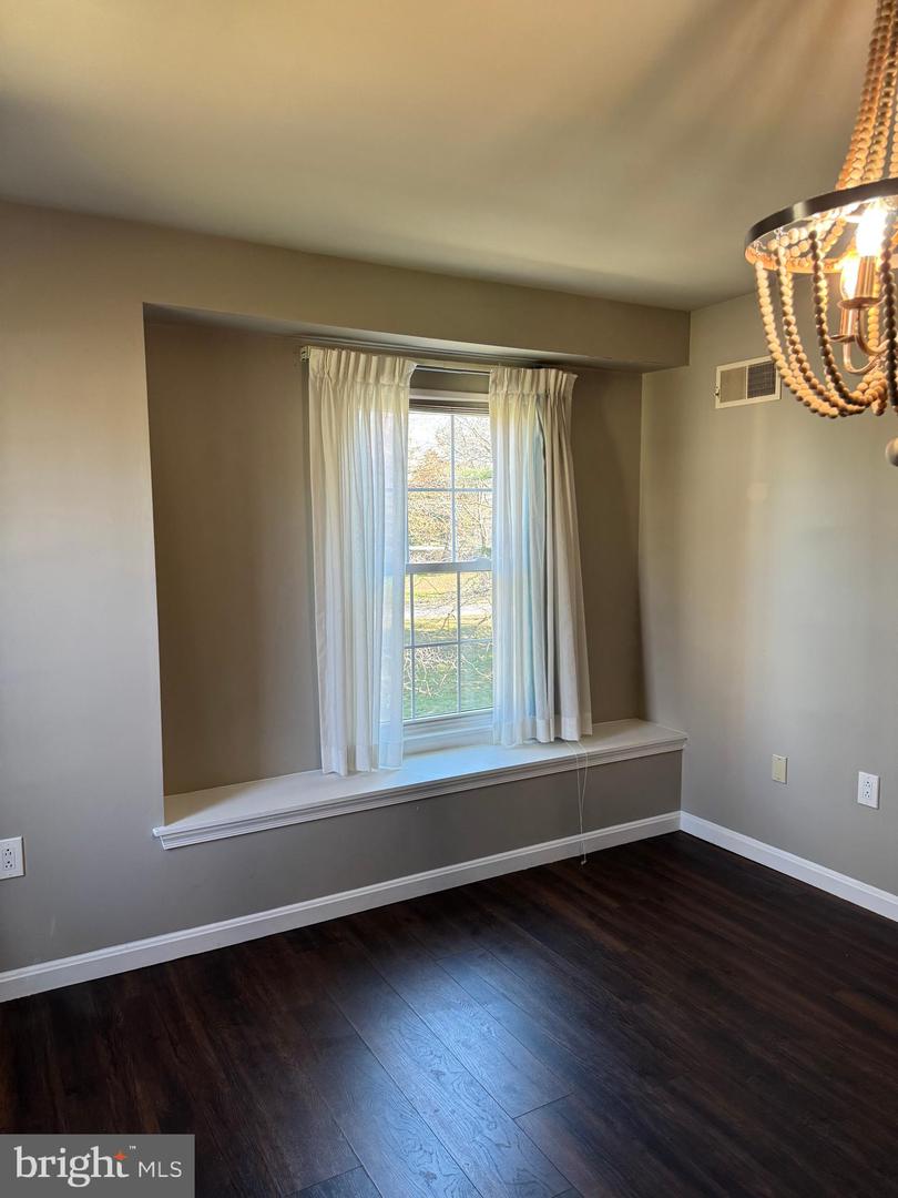 168 Valley Greene Cr #168 Property Photo 13