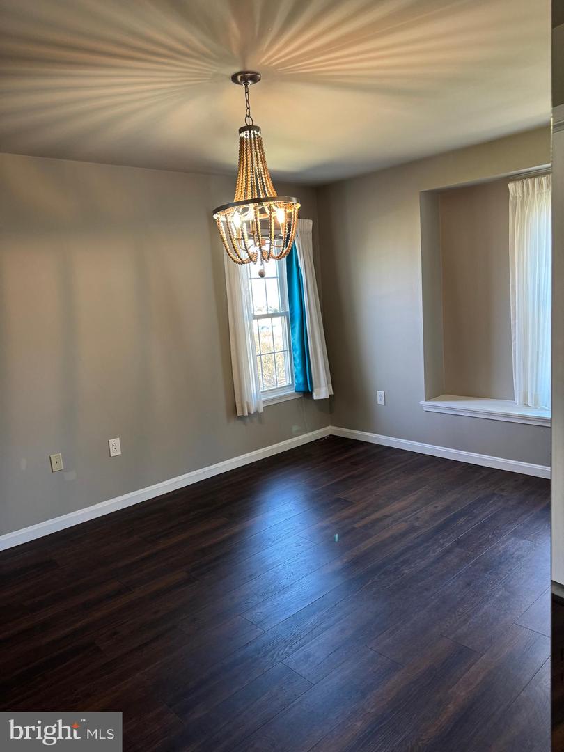 168 Valley Greene Cr #168 Property Photo 14
