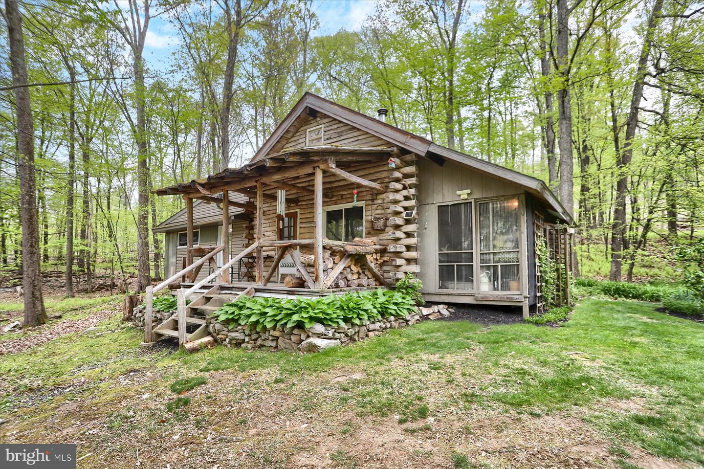 1575 Pine Grove Rd Property Photo 3