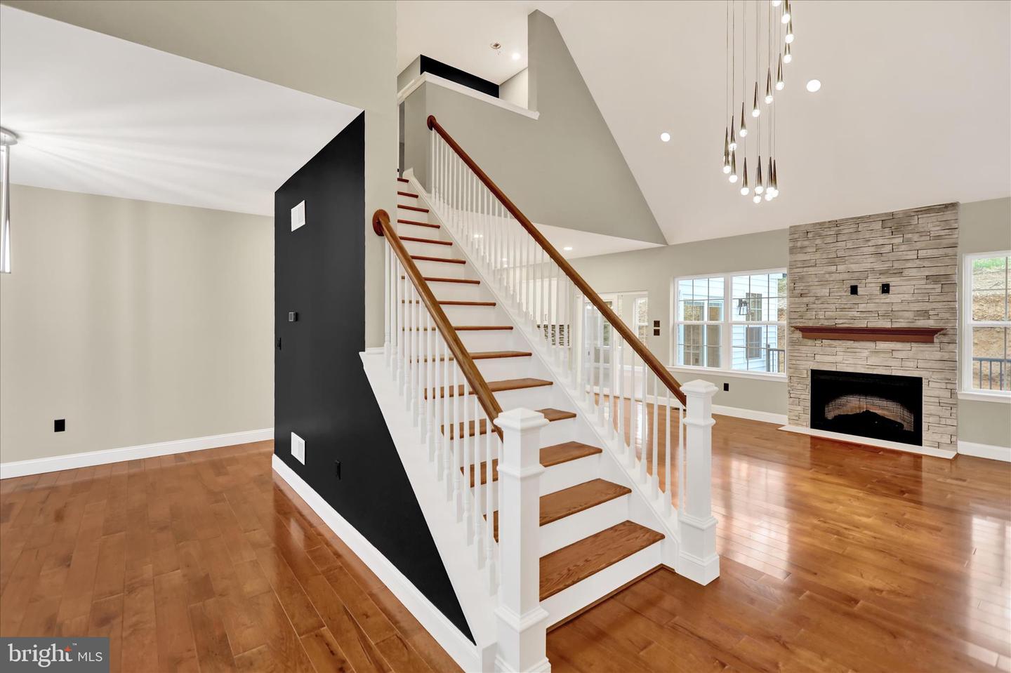 4214 Hill Terrace Drive Property Photo 8
