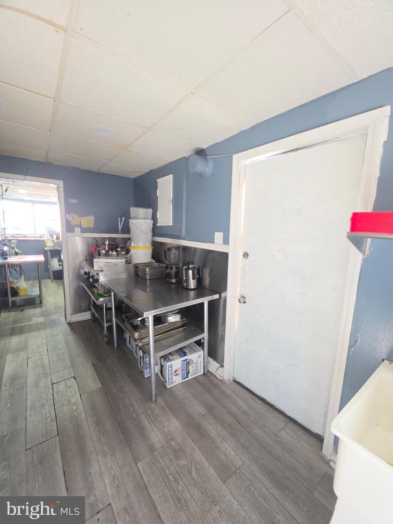 1022 Elm St Property Photo 12