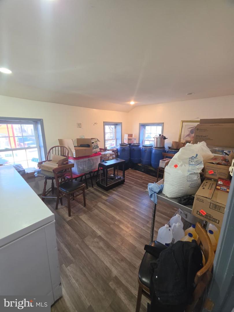 1022 Elm St Property Photo 13