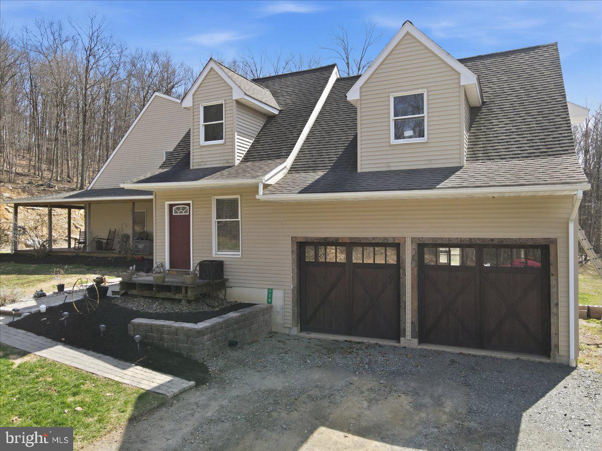 120 Benfield Rd Property Photo 2