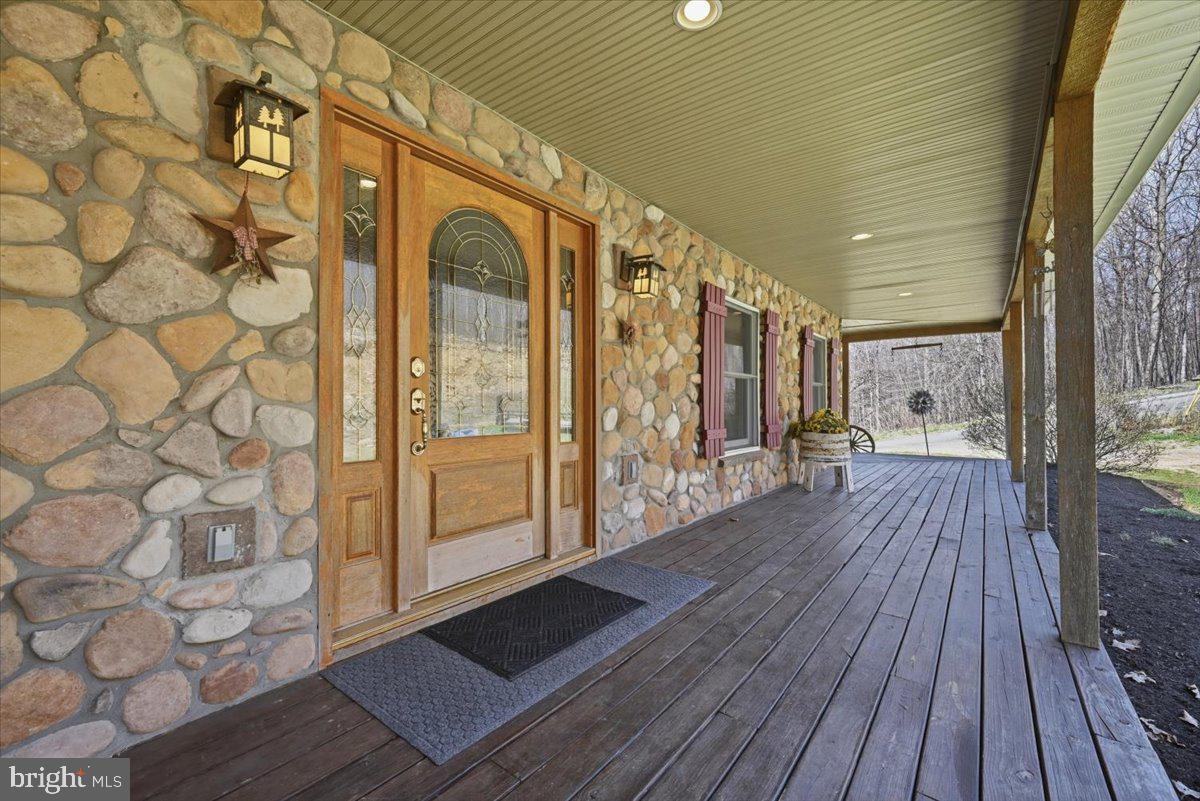 120 Benfield Rd Property Photo 3