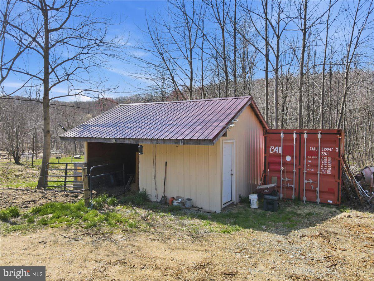 120 Benfield Rd Property Photo 26