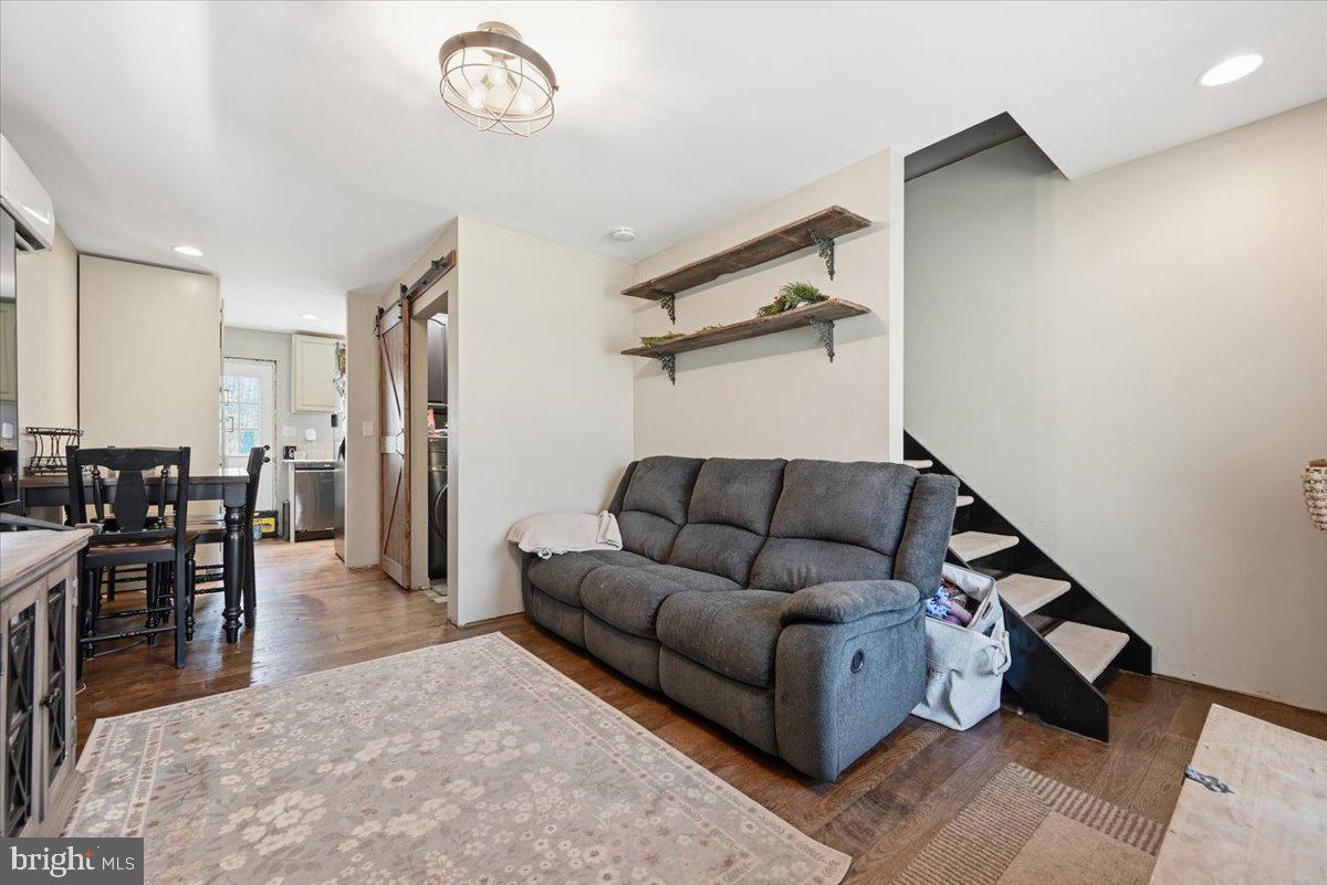 120 Benfield Rd Property Photo 32