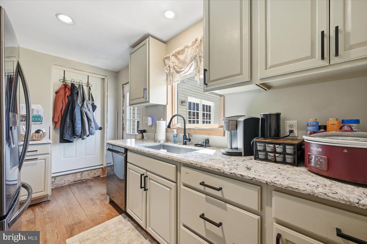 120 Benfield Rd Property Photo 33