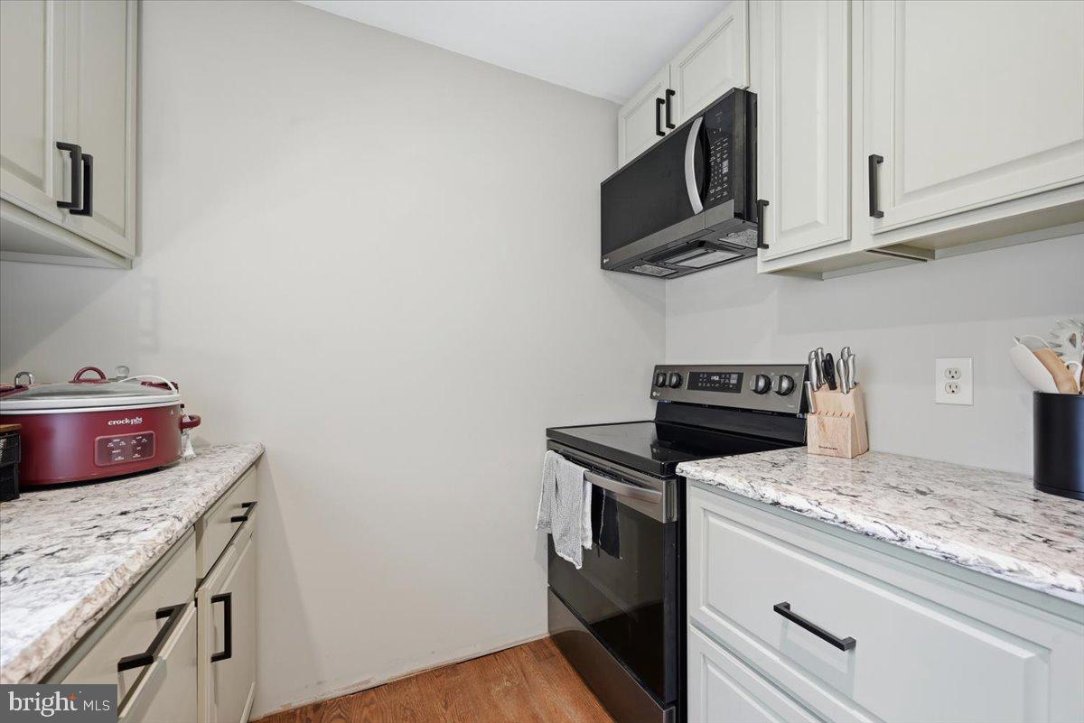 120 Benfield Rd Property Photo 34
